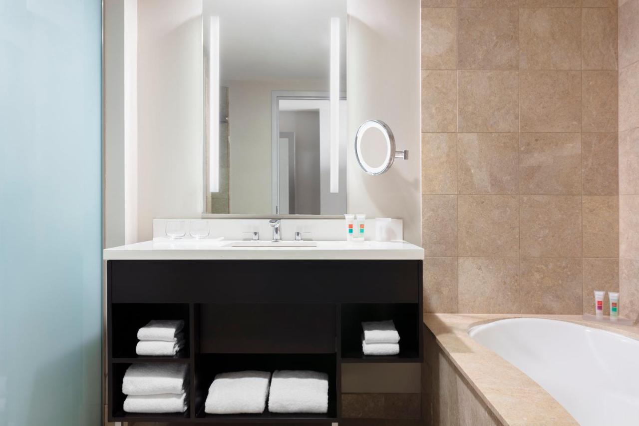 The Lofton Minneapolis, Tapestry Collection By Hilton Hotel