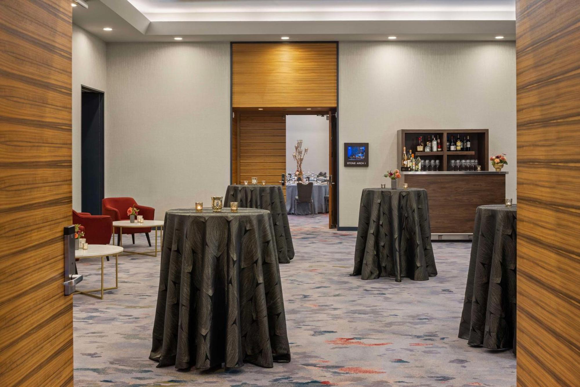 The Lofton Minneapolis, Tapestry Collection By Hilton 4* Minneapolis